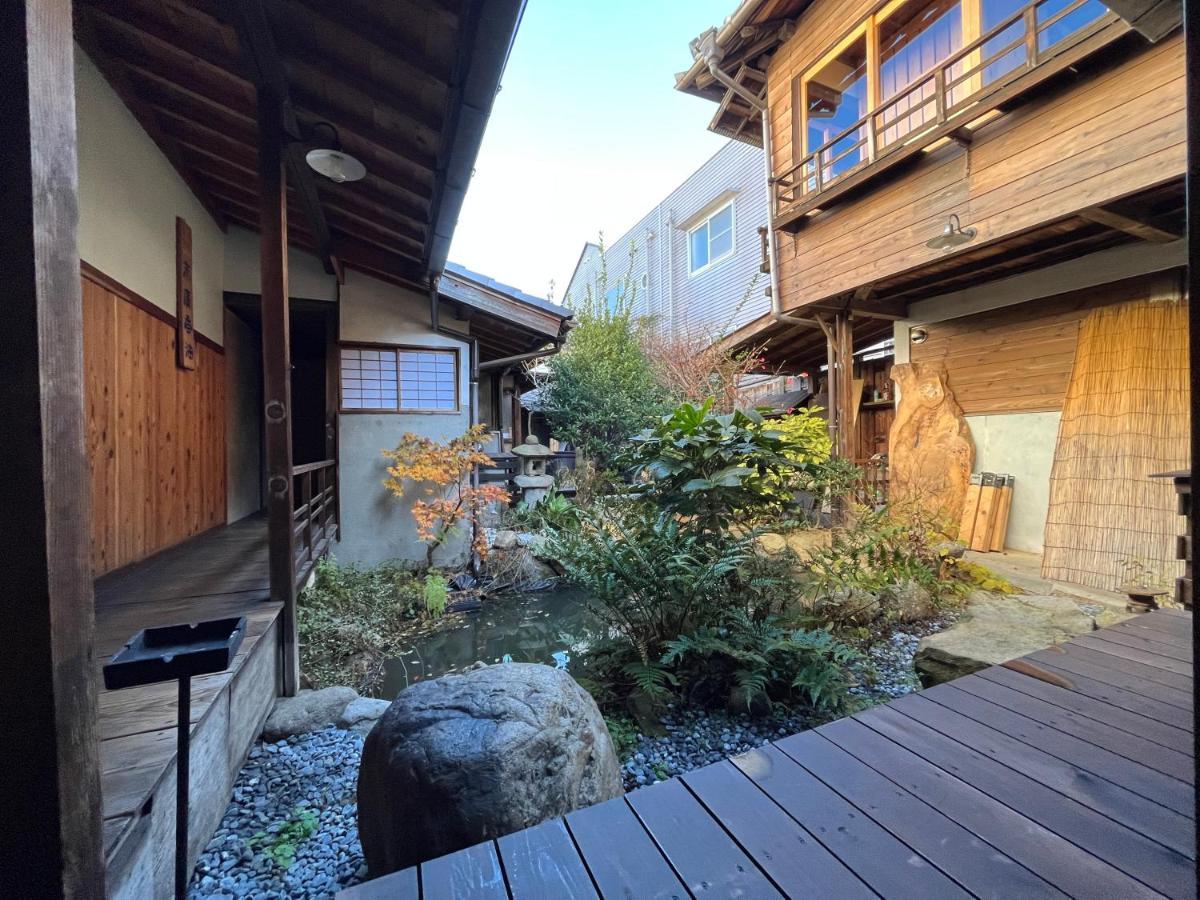 Only One Group Stays Per Day -Tenmaya-家族や仲間と貸し切りゲストハウス 天満屋 Nakatsugawa Esterno foto